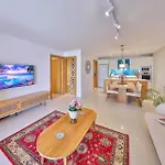 Semesterbostad Mirage Suite, Cosy&stylish